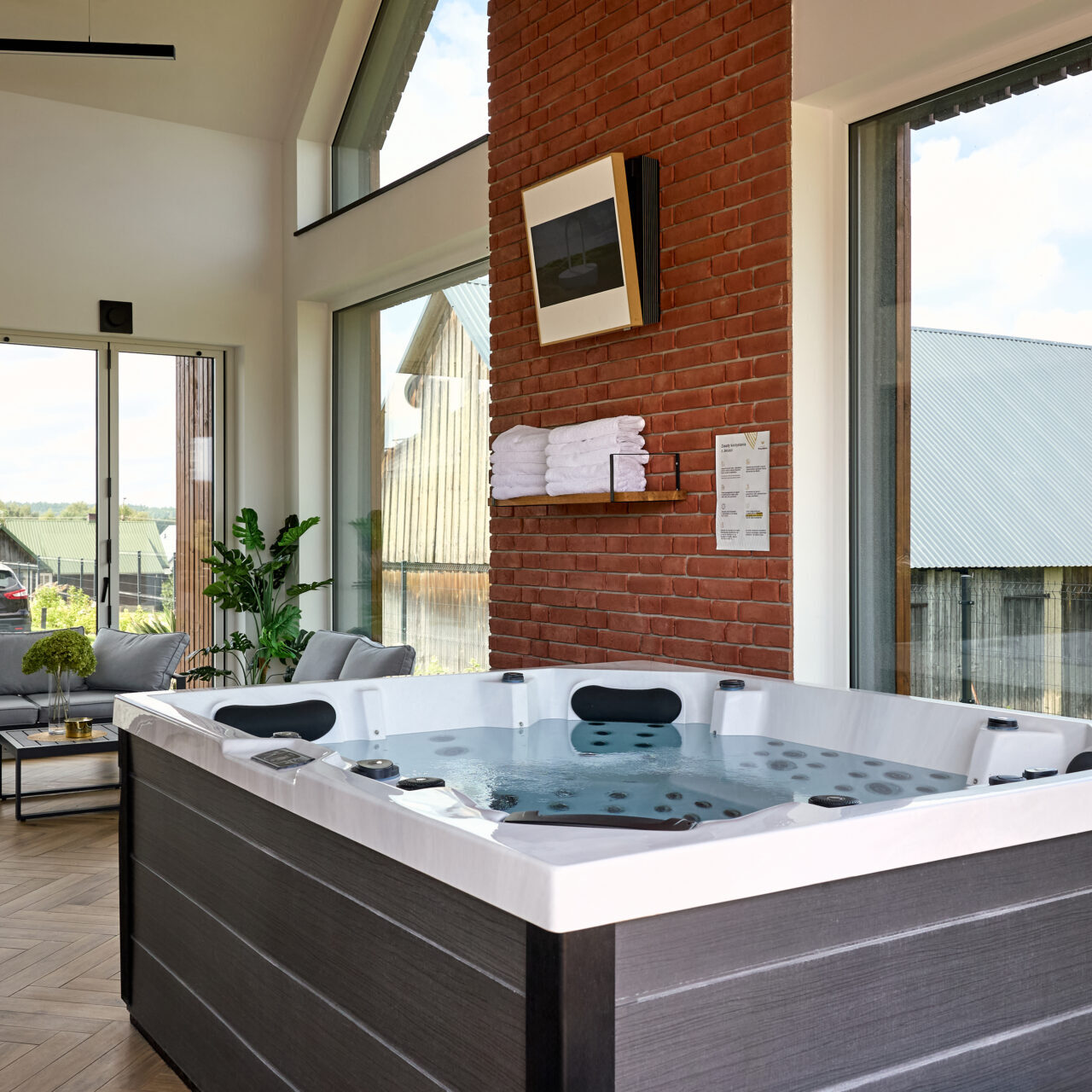 TARAS ZIMOWY Z JACUZZI